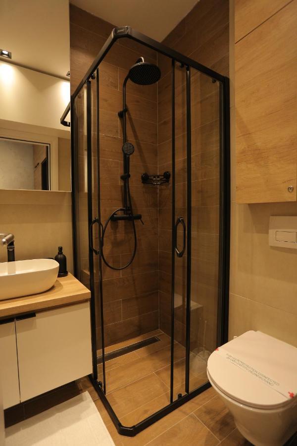 Bonanza Apartments นิส ภายนอก รูปภาพ
